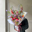 Charger l'image dans la galerie, gros bouquet de fleurs locales livré à vélo à paris