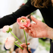Charger l'image dans la galerie, découvrir l'art floral dans un studio de création à paris