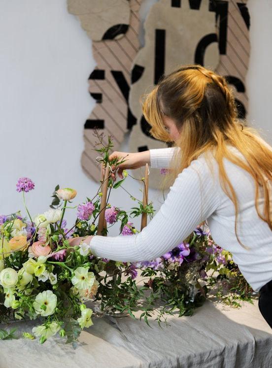 Atelier scénographie florale - Cascade arc-en-ciel