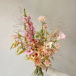 Charger l&#39;image dans la galerie, bouquet de fleurs pastel doux et de saison
