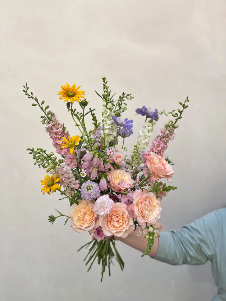 bouquet de fleurs locales et de saison en livraison à paris